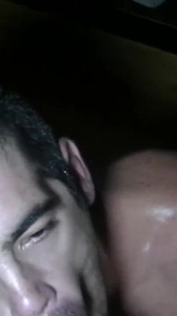 Fodido por um cara musculoso