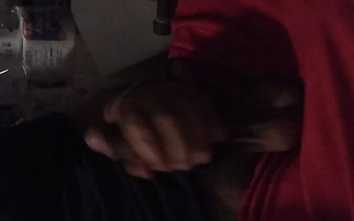 AlexAlejandro13: Aku ingin semua ibu melihat kontol besar ini