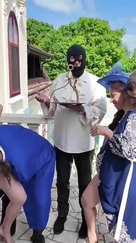 Heißer gangbang auf dem Balkon der Burg P1