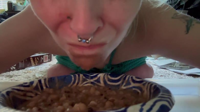 Hot potato girl: Humiliating Dinner Time