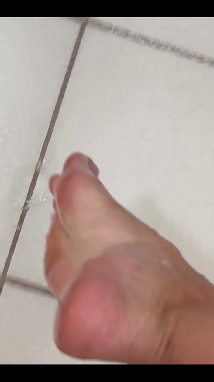 KiffaFeet: L'ora della doccia