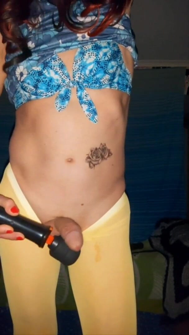 Lizzaali: Usando meu vibrador de varinha para ficar duro e driblar...