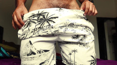 Josehairycum: Волосатый мужчина играет со своей выпуклостью и показывает свой член