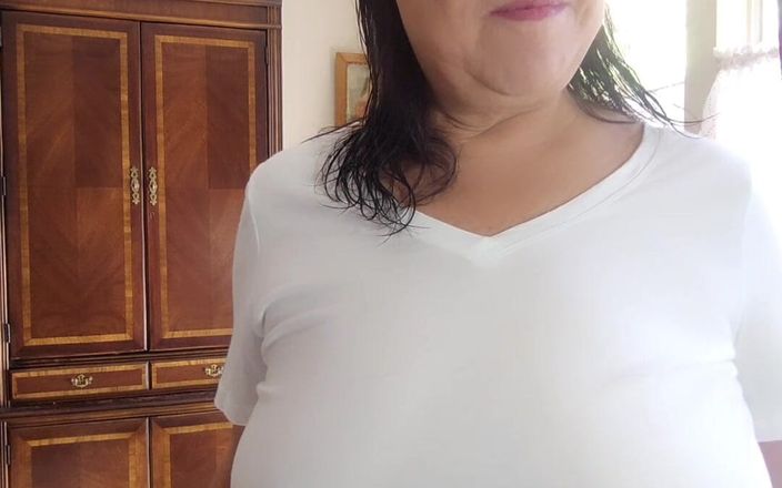 Zilah Luz: Právě jsem se dostal ze sprchy. Nosím tričko a sundám...