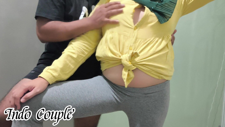 Indo Couple: 继妹和继兄弟