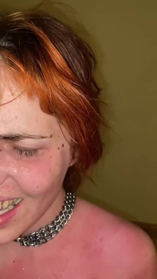 Elena917: Hardcore i gorące biczowanie z flogger podczas walenia przez maszynę...