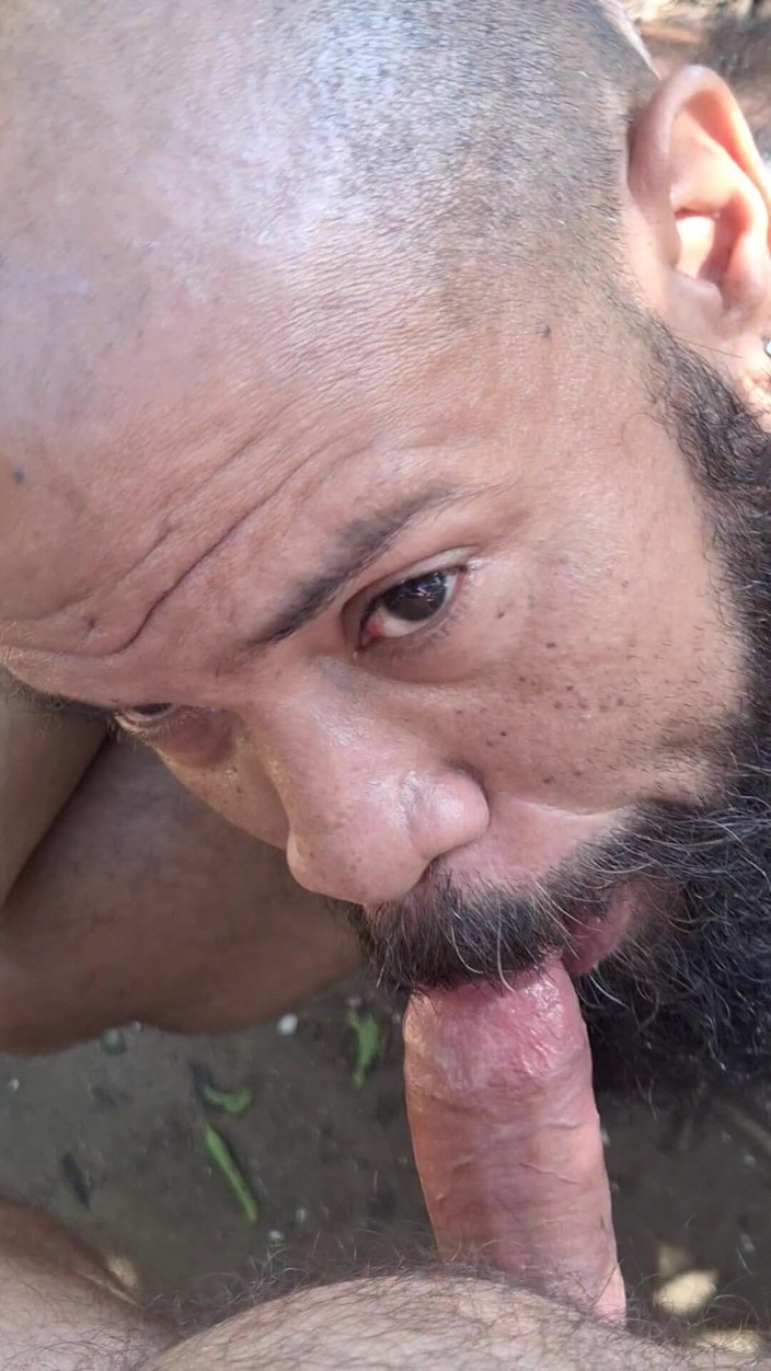 Tio Barbudo: Rencontre secrète sur le sentier : se nourrir au milieu des...