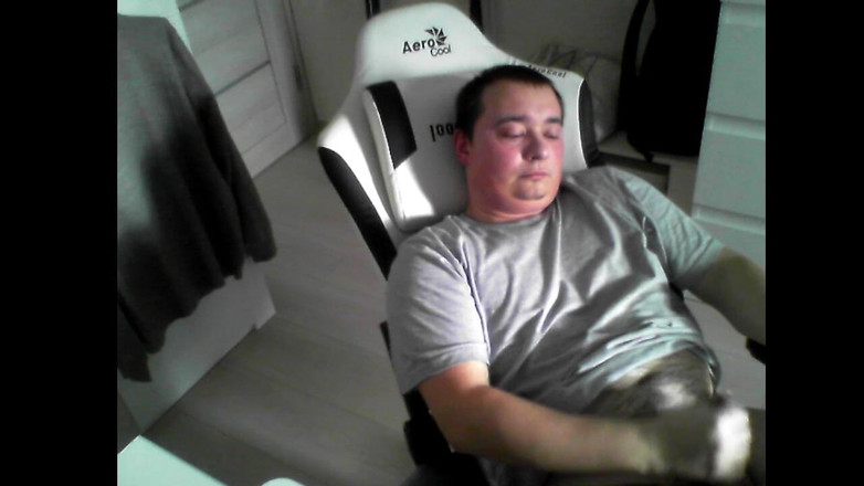 Limara19981: För en liten avgift övertalade mina prenumeranter mig att onanera på...