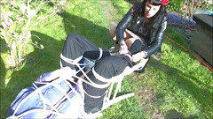 Domina Lady Vampira - SM Studio Femdom Empire: Rockabilly dívka - žádné stopy