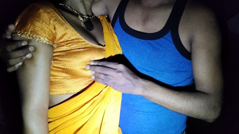 Sexywife: Hot Indian Kamwali Bai Romance in Yellow Saree