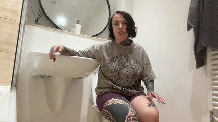 Miss Valentina: Ho bisogno di piscio