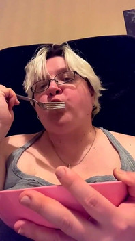 Bbwbootyful fan request eating spaghetti