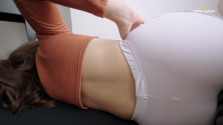 Misty Queen: J'avais Une Énorme Érection Quand Ma Belle-fille a Frotté Son Cul Par...