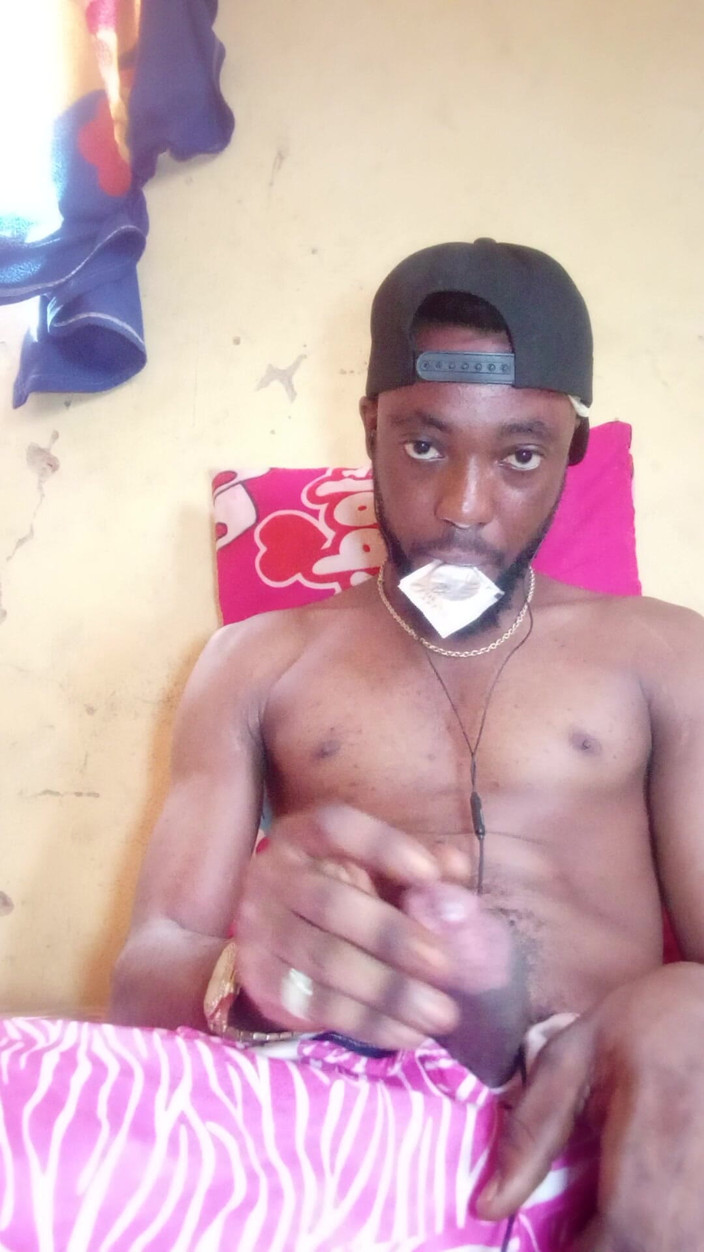 Bangwett: Porno izlerken kendime dokunuyorum