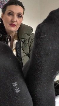 Răsfăț-ți proprietarul - Șosetele negre într-o scurtă pauză POV, instrucțiuni de masturbare pentru doamna Victoria Valente