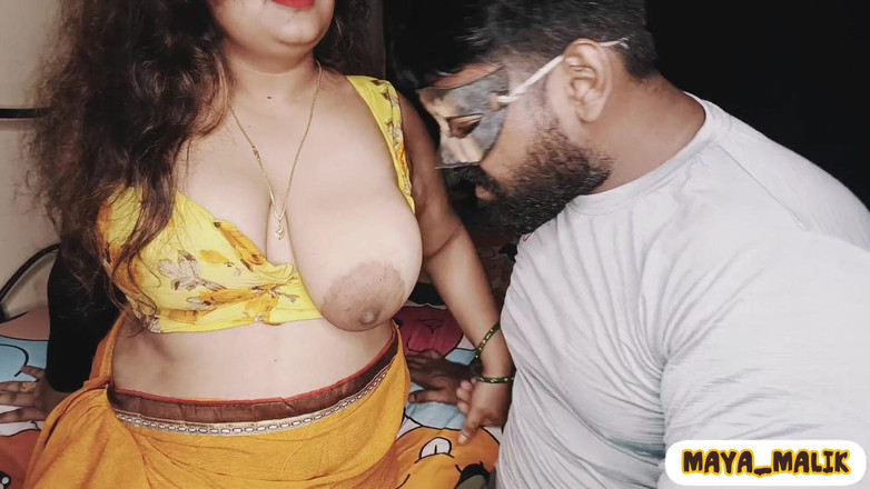 Maya-malik: 여자친구를 만나러 집에 갔는데, 그곳에서 그의 섹시한 통통한 새엄마가 떠나라고 요청했습니다