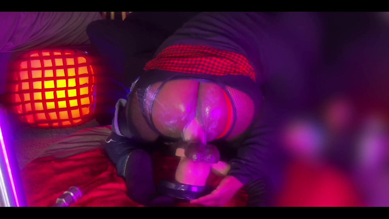 DipsoDeep: Masturbuje můj velký zadek s robertkem