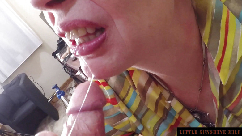 Little Sunshine MILF: Pertama kongkek dubur berdiri daripada pancutan mani dalam mulut ATM
