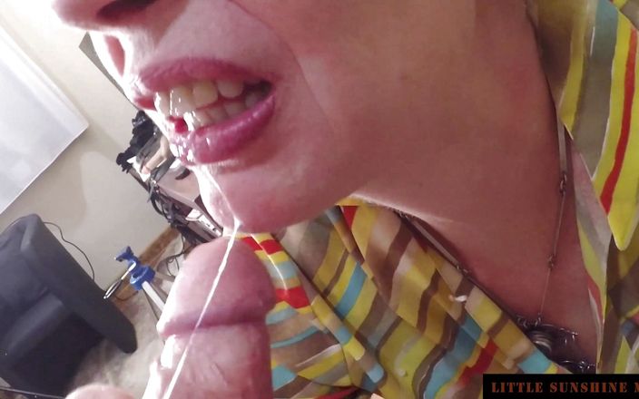 Little Sunshine MILF: Zuerst ein stehender arschfick als sperma im mund, geldautomaten