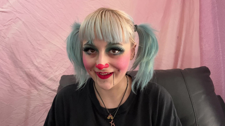 Alice Bean: Реакция маленьким членом