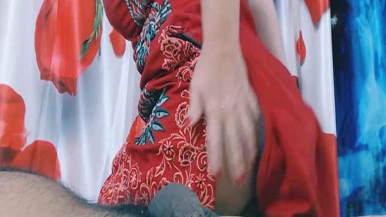 Bolly Karma: MILF sesat betul-betul di sebelah kawan kongkek.