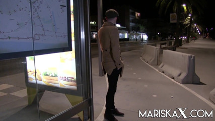 Mariska x: MariSKAX 라틴계 밀프 Lara Tinelli가 자지를 젖탱이로 젖탱이로 짜냅니다.