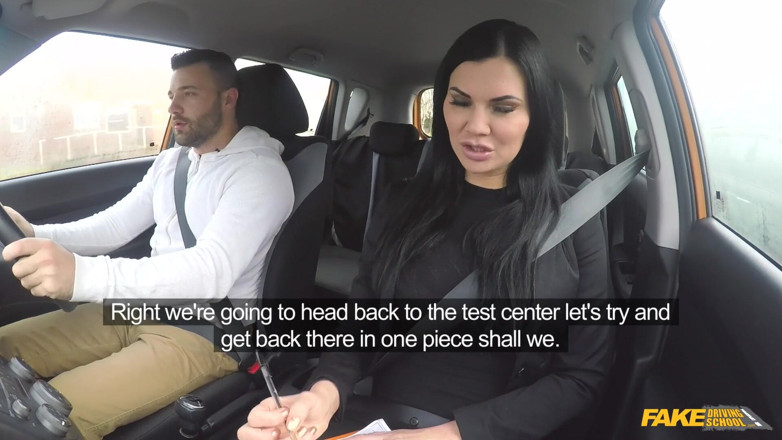 Fake Driving School: Sahte sürücü kursu - büyük memeli ateşli esmer Jasmine Jae max'e...