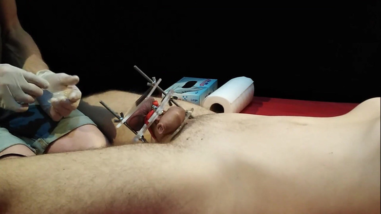 Master Drex: Eier dehnen und drücken