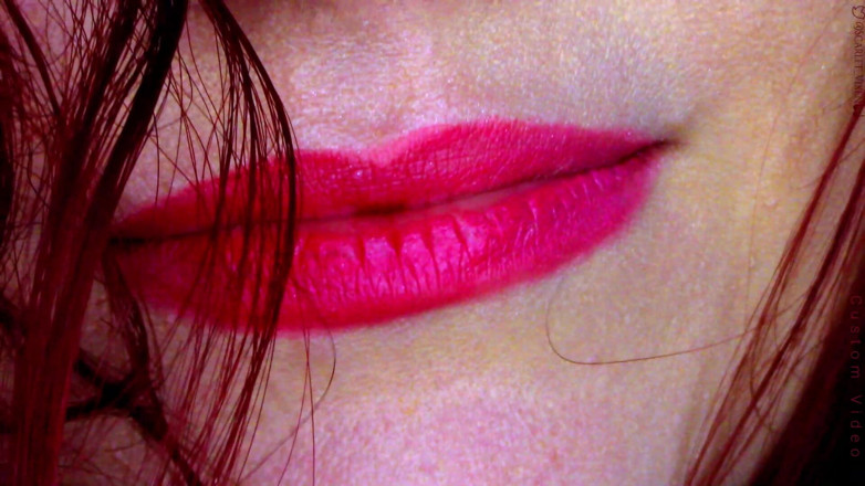 Scarlet Vixen: Sexy Scarlet dice Ahhhh - Uvula preso