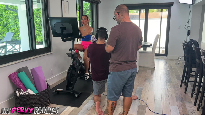 My Pervy Family: Mypervyfamily - Behind the Scenes with Luna Luxe &amp; Filthy Rich!