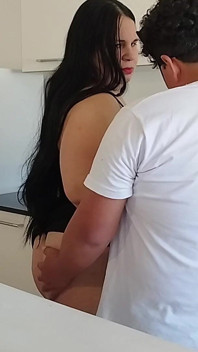 Styvmamma knullad i köket