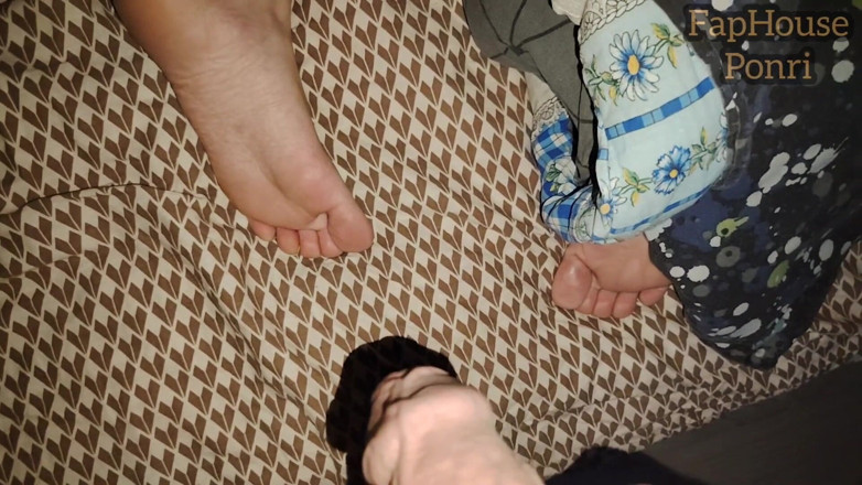 Milasha Ponri: Moje nevlastní sestra mi dovolila dotýkat se jejích nohou.