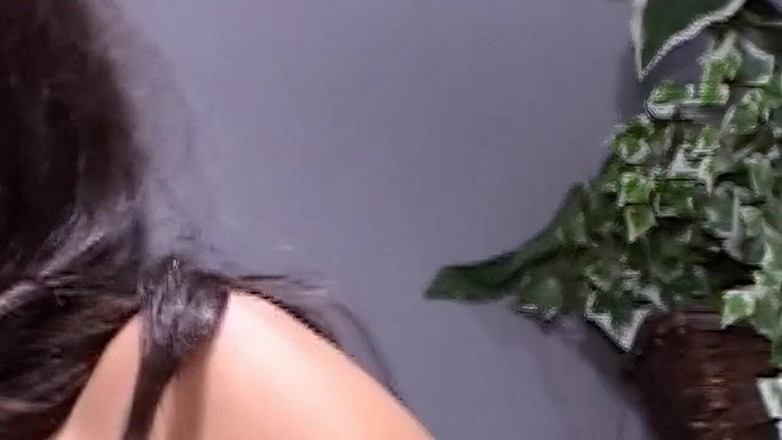 Goldenxtapes: 欲火中烧的淫娃熟女女神被勃动的鸡巴群交 - 在野蛮的群交群交中吞下大量热精液