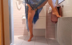 Selena701: Keluar bergambar dan bermain seks di bilik air dan katil