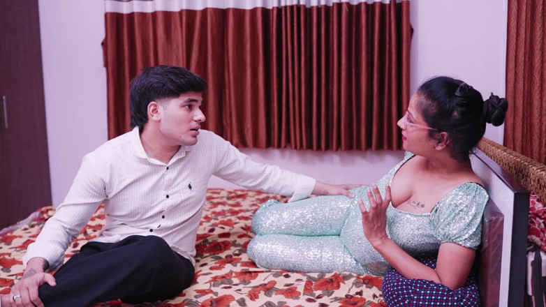 Shah ji: สาวร้อนถูกเจ้าของห้องล่อหลอกแล้วโดนเย็ด