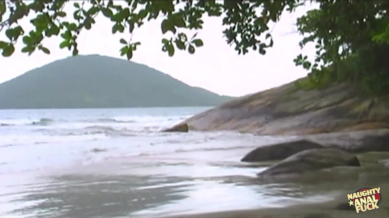 Naughty anal fuck: 모든 구멍을 따먹는 비키니를 입은 금발의 핫한 복고풍 장면