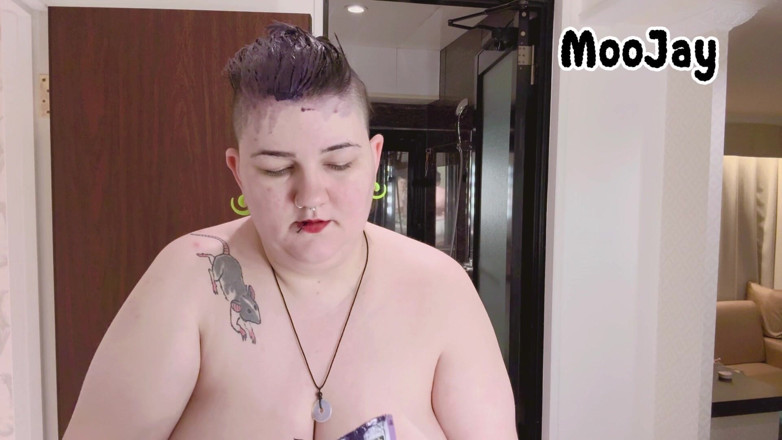 Moo Jay: Dying My Hair and Yappin’ with My Tits Out Cozy...