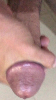 Cowok kulit hitam besar ngocok kontolmu