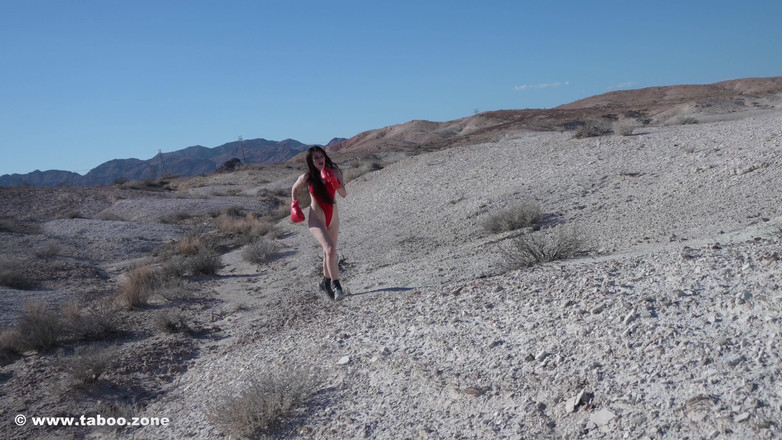 Nude Sportswomen: Тренування на свіжому повітрі в убранні стрінгів на відкритому повітрі - добірка