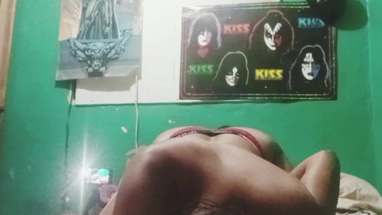 BigassMILF40: Brünette mit dickem arsch war zu hause gelangweilt und rief...