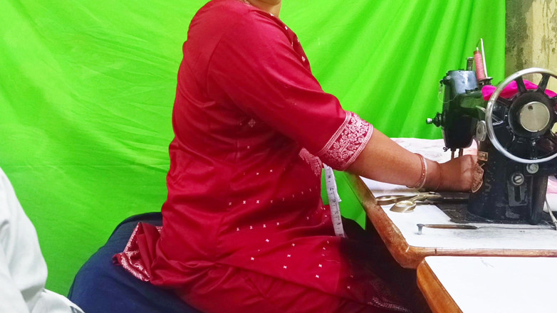 MHM: Tailor Girl's Secret Fitting - Când clientul se apropie prea mult