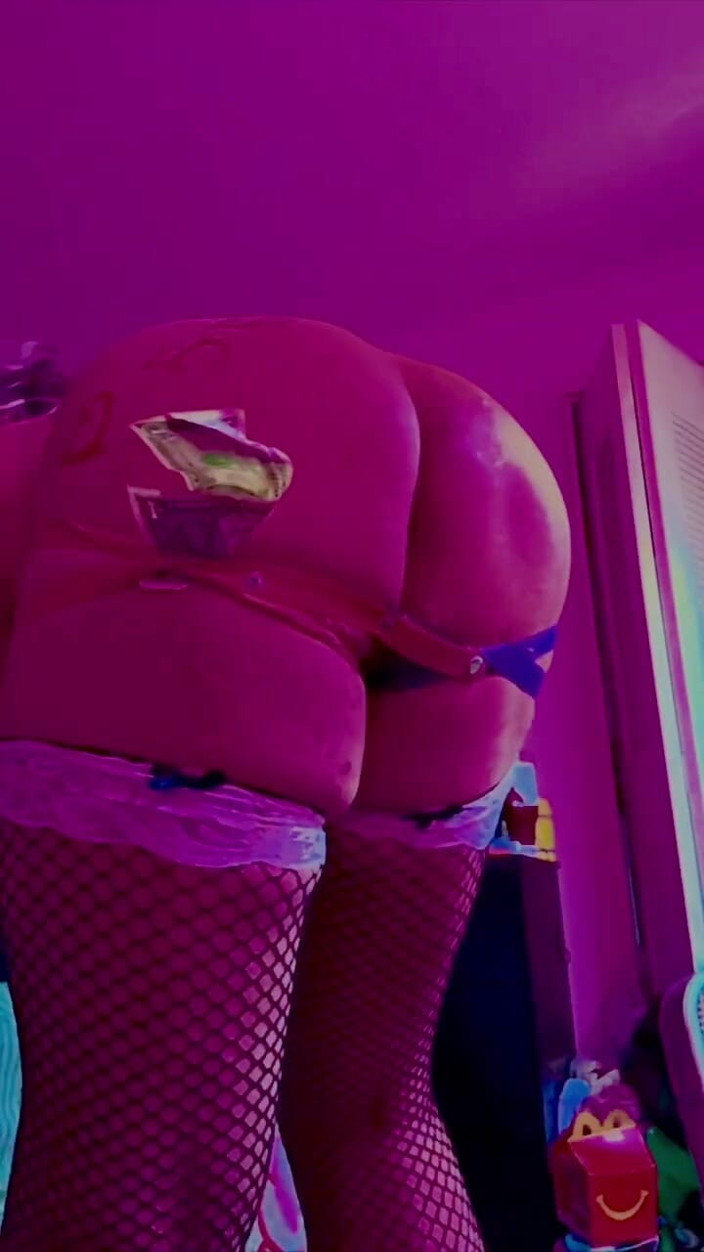 Lilith the demon: Sissy spielt mit sich selbst