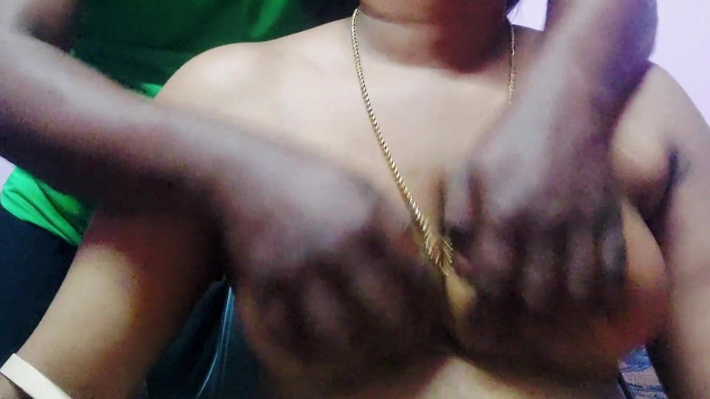 Desi Mohini: Bhabhi seksi saya bersendirian di rumah saya