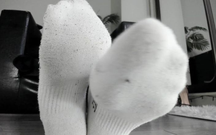 Feet lady: Dirty Socks