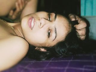 Hot Sis: लतिका हॉट और हार्ड कोर की चुदाई अधिक जरूरत है