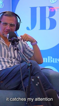 진동 기계에 사정하는 충동을 참을 수 없는 Kata Sanchez 핫한 밀프 - Juan Bustos 팟캐스트
