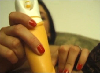 Flash Model Amateurs: Masturbating whore gets licked