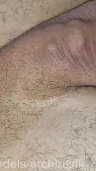 Gaura mea strâmtă este futută de o pulă groasă și umplută cu sperma bărbatului meu excitat!