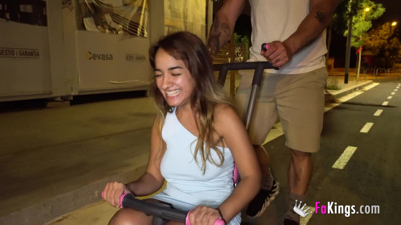 FAKings: Petite Babe Munequita Enfadada Tries the Marvels of Hardcore Sex!