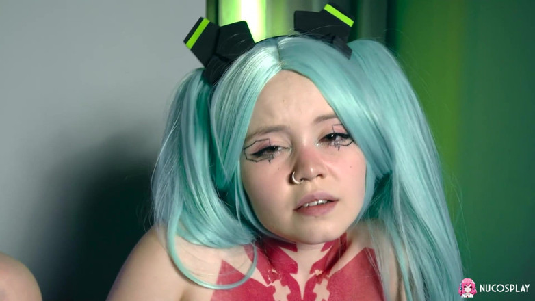 Nu Cosplay: Rebecca Nikson nos muestra sus maravillosas tetas en cosplay de...